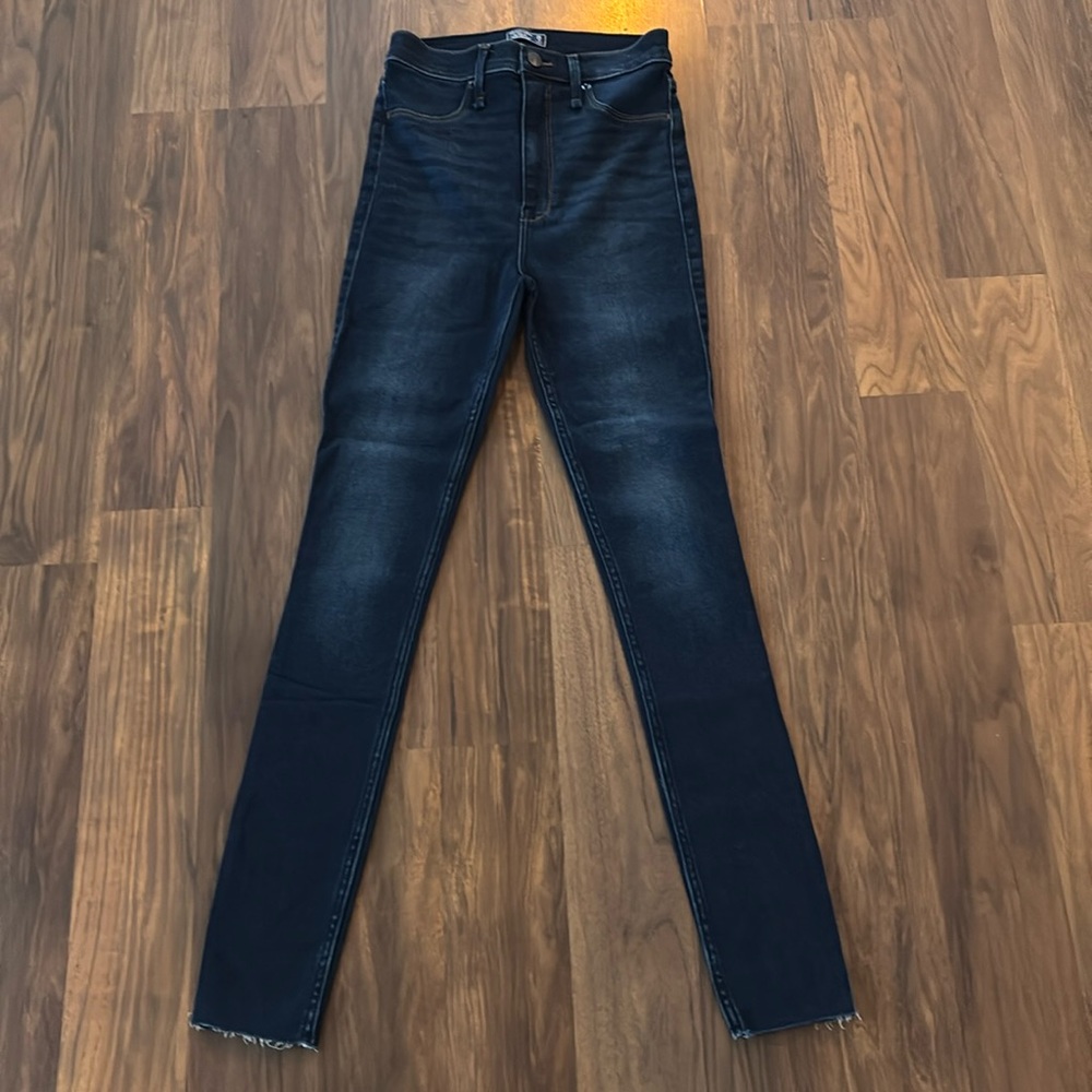 NWOT Abercrombie & Fitch ultra high rise Jean leggings size 2